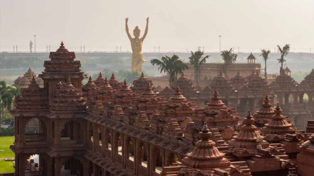 वर्ल्ड रिकॉर्ड की ओर अक्षरधाम! 26 मार्च को अनोखी ‘वन-लेग’ प्रतिमा का भव्य उद्घाटन