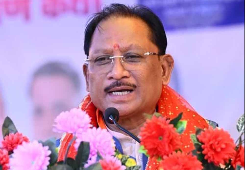 व्यासपीठ की पूजा-अर्चना कर लिया आशीर्वाद, प्रदेशवासियों की सुख-समृद्धि की कामना