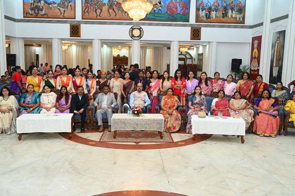 लोकभवन में अंतर्राष्ट्रीय महिला दिवस के अवसर पर ज़मीनी स्तर पर काम कर रही महिलाओं का हुआ सम्मान