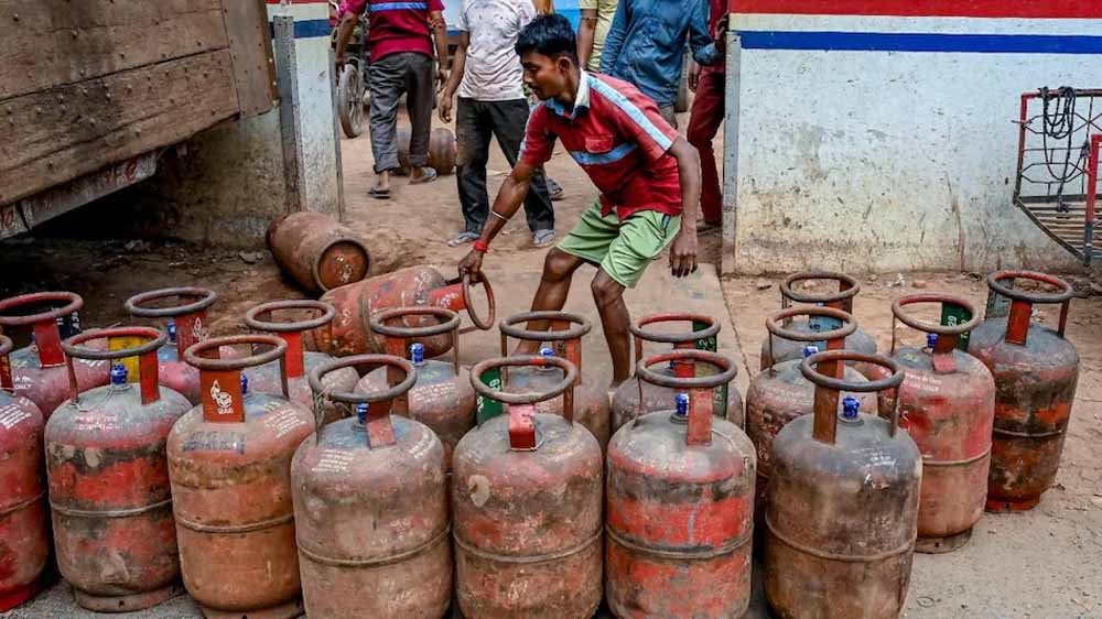 ऑनलाइन बुकिंग के बिना नहीं मिलेगा गैस सिलेंडर