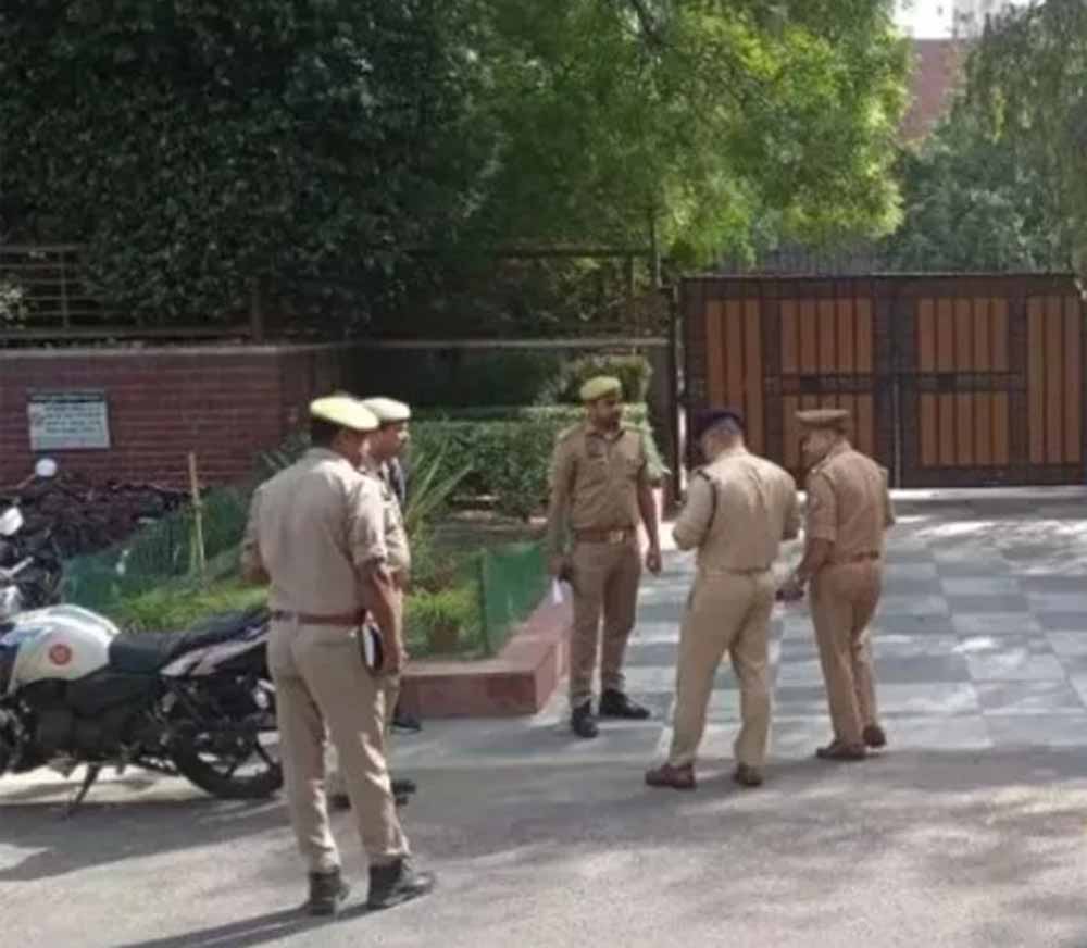 लुधियाना में तीन स्कूलों को मिली बम से उड़ाने की धमकी लुधियाना में तीन स्कूलों को मिली बम से उड़ाने की धमकी