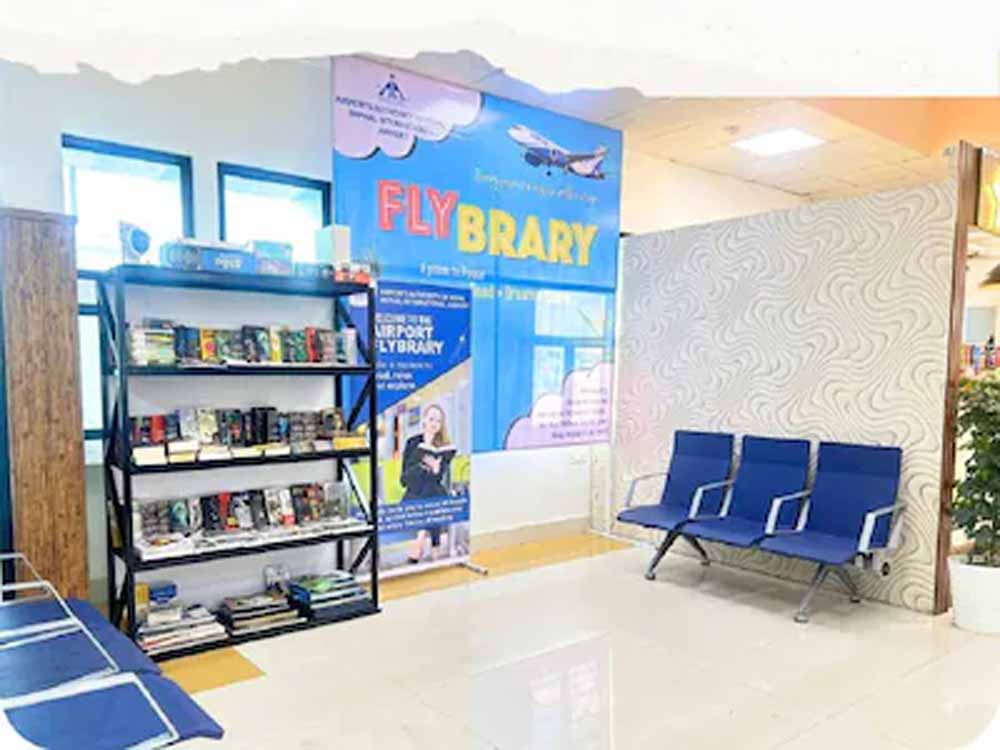 एयरपोर्ट पर अब मिलेगा लाइब्रेरी का मजा, यात्रियों को मुफ्त किताबें ले जाने की सुविधा