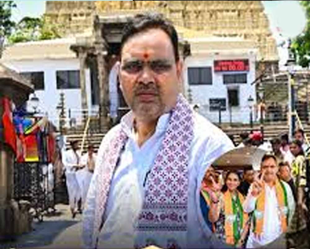 राजनीतिक शक्ति प्रदर्शन: CM भजनलाल ने केरल में भरी हुंकार, 4 उम्मीदवारों के नामांकन में पहुंचे