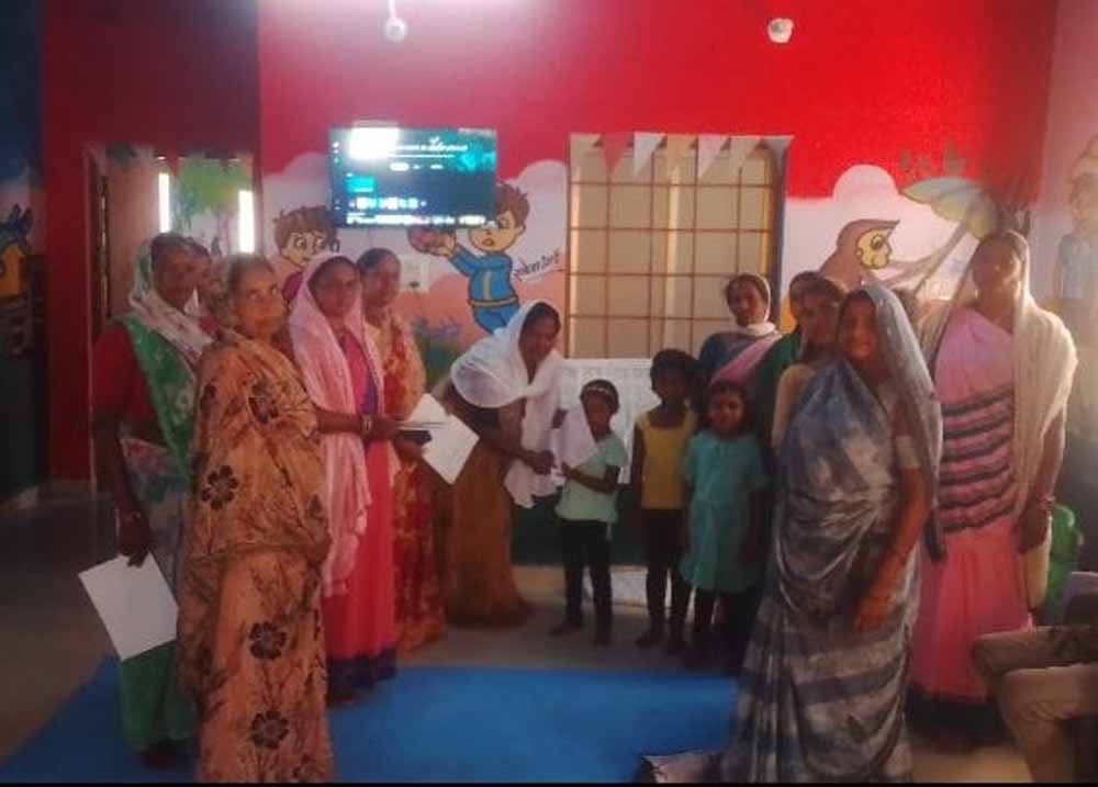 ग्रेजुएशन समारोह एवं विद्यारंभ प्रमाण पत्र किया गया वितरण