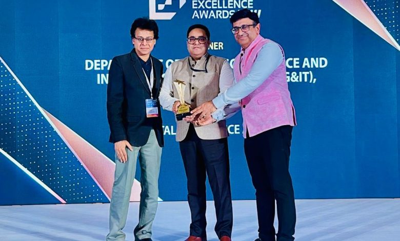 डायरेक्टर विशेष सारंगल ने हैदराबाद में आयोजित टेक्नोलॉजी सभा 2026 के दौरान पुरस्कार प्राप्त किया