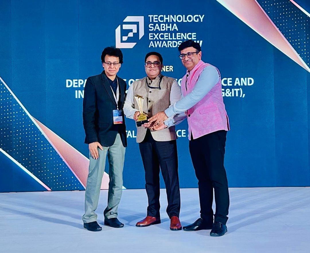 डायरेक्टर विशेष सारंगल ने हैदराबाद में आयोजित टेक्नोलॉजी सभा 2026 के दौरान पुरस्कार प्राप्त किया