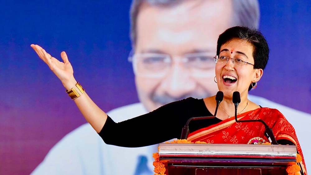 4 विधायकों के निलंबन पर बवाल: आतिशी सरकार को मिली बड़ी चेतावनी