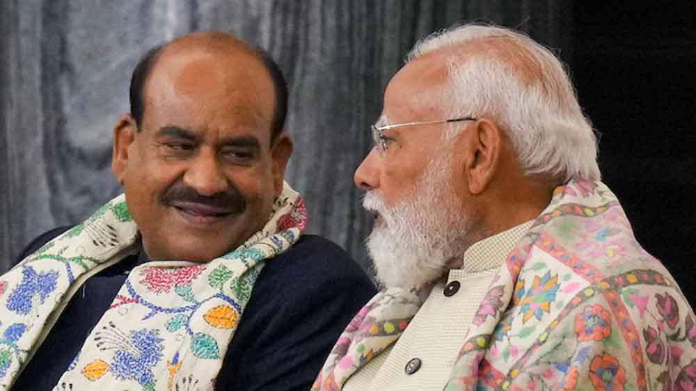 लोकसभा स्पीकर ओम बिरला की कार्यशैली की पीएम मोदी ने की तारीफ, बोले— दलों से ऊपर उठकर कर रहे काम