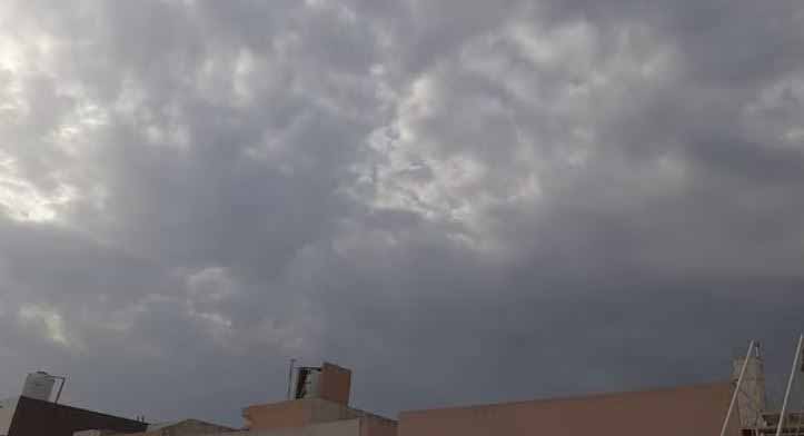 येलो अलर्ट जारी: अगले 24 घंटे में इन जिलों में गरज-चमक के साथ तेज बारिश की संभावना