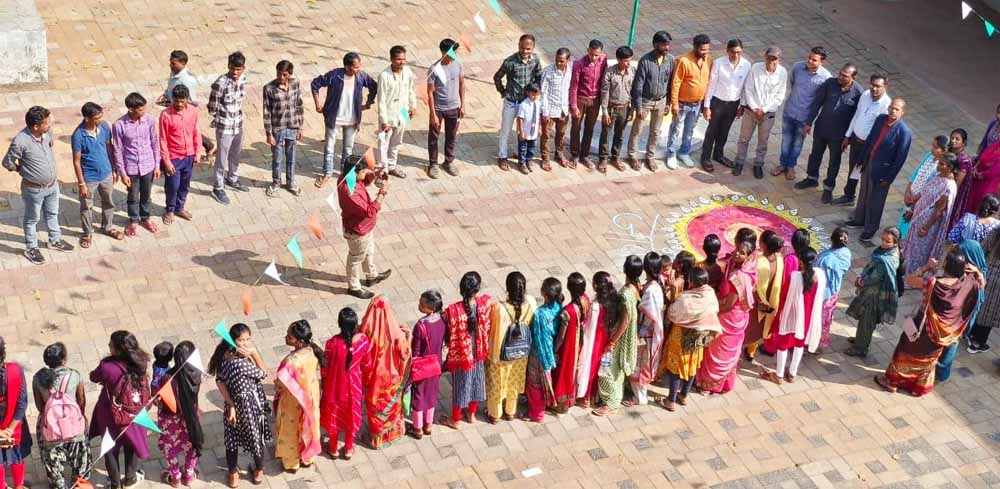 स्वच्छता की नई इबारत लिखता बास्तानार