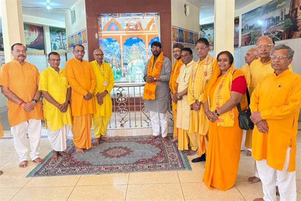 राज्यमंत्री पटेल ने गायत्री शक्ति पीठ में गौशाला का किया निरीक्षण, गौमाता की हुई पूजा राज्यमंत्री पटेल ने गायत्री शक्ति पीठ में गौशाला का किया निरीक्षण, गौमाता की हुई पूजा