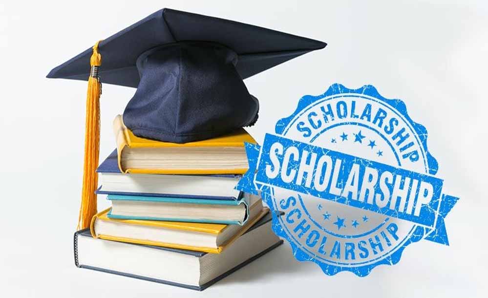 सीएम योगी के हाथों 28 लाख विद्यार्थियों को मिली छात्रवृत्ति, शिक्षा क्षेत्र में नई ऊर्जा का संचार