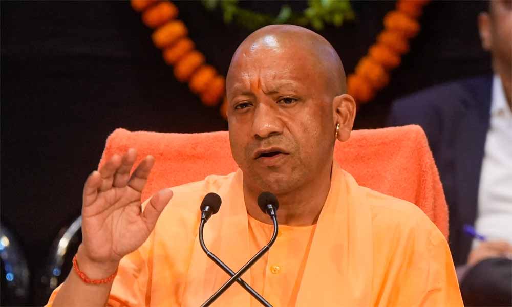 नोएडा का किस्सा सुनाकर Yogi Adityanath बोले— सत्ता से मोह छोड़ो, कुर्सी स्थायी नहीं