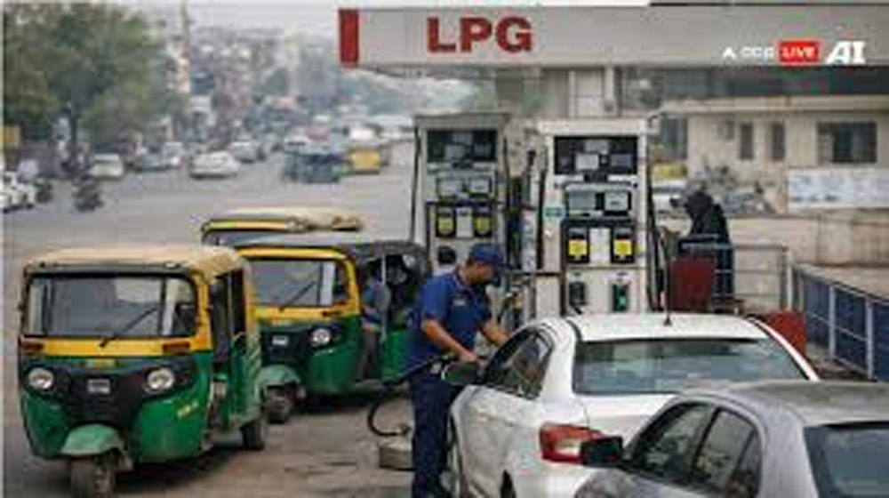 गैस के लिए मारामारी, भूखे-प्यासे लाइन में खड़े ऑटो चालक, थमने लगी अजमेर की रफ्तार