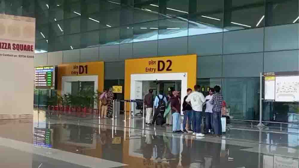 एयर इंडिया की फ्लाइट पकड़ने पहुंचे यात्री से बरामद हुए .315 बोर के कारतूस, पटना पुलिस कर रही है कड़ी पूछताछ