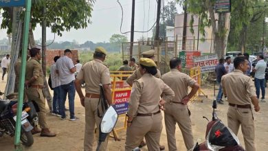 भाकियू का हंगामा: हापुड़ कूच के दौरान टोल प्लाजा पर टकराव, पुलिस पर हमला