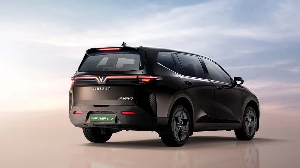 7-सीटर इलेक्ट्रिक कार, 500KM रेंज के साथ आज लॉन्च होगी, Innova से होगी बड़ी