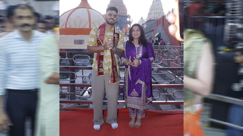 महाकाल के दरबार में मिलिन्द सोमन और नीतीश राणा, बाबा से की दिल की बात