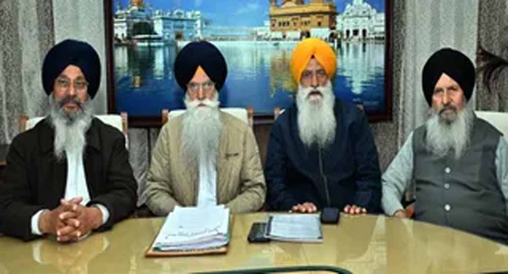 सुखबीर सिंह बादल के बयानों पर सख्त कार्रवाई की मांग, SGPC प्रतिनिधिमंडल ने सौंपा ज्ञापन