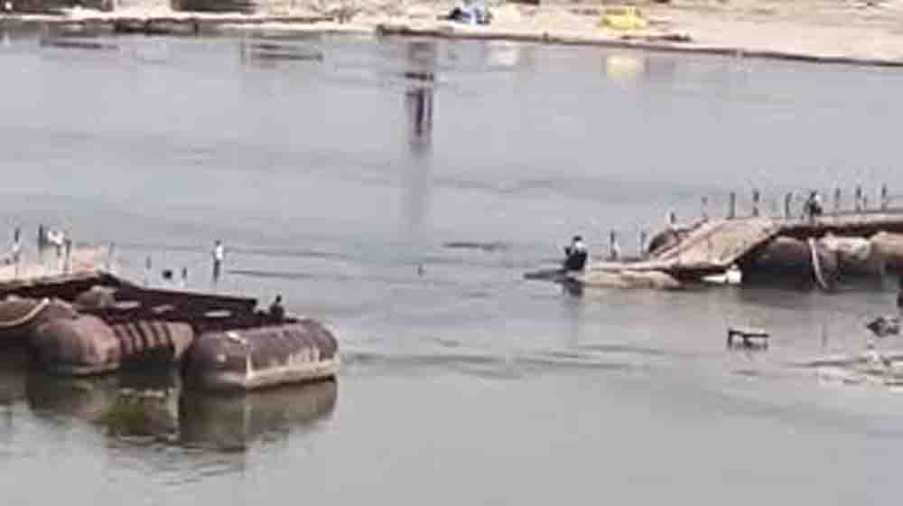 गंगा का बढ़ता जलस्तर और आंधी बनी काल, 2 करोड़ की लागत से बना प्लाटून पुल हुआ क्षतिग्रस्त