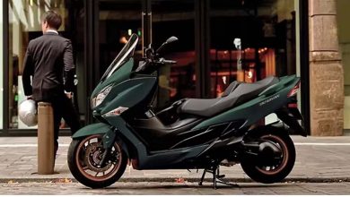 स्कूटर में 150 या 200 सीसी नहीं, अब मिलेगा 400 सीसी का इंजन – मुंबई में पेश हुआ नया मॉडल