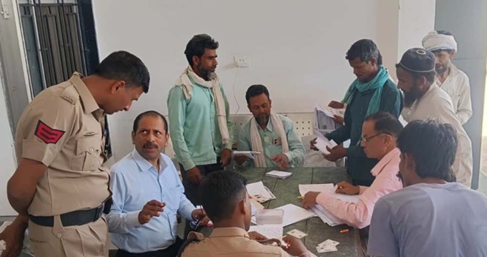 महाराष्ट्र में मदरसों पर कटनी पुलिस की कार्रवाई, बिहार से मांगी गई सामाजिक जांच रिपोर्ट