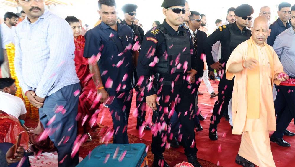 योगी सरकार की पहल: 187 जोड़ों का हुआ सामूहिक विवाह, श्रमिक परिवारों को मिली 'कन्या विवाह सहायता योजना' से मदद