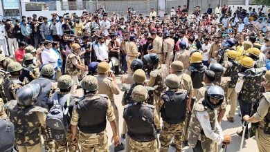 नोएडा प्रोटेस्ट में कर्मचारियों के अलावा थे कई 'उपद्रवी', पब्लिक पोस्टरों से होगा खुलासा