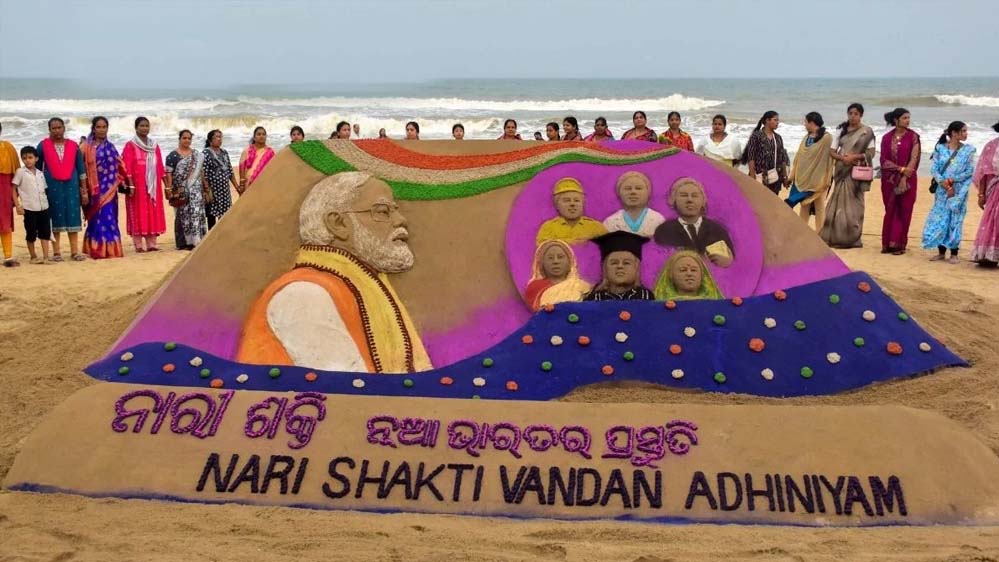 महिला आरक्षण लागू होने के बाद 6 राज्यों में 400 से ज्यादा सीटें, लोकसभा चुनाव में आएगी बड़ी बदलाव