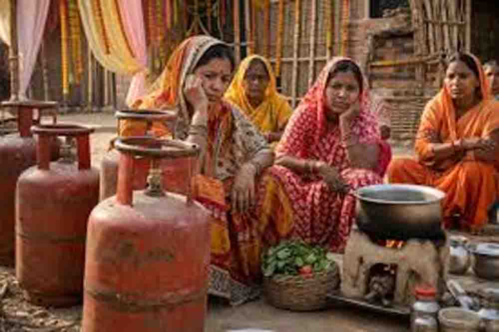 बिहार में खरमास खत्म होने से पहले गैस की किल्लत ने बढ़ाई टेंशन, कालाबाजारी करने वालों पर एस्मा के तहत होगी कार्रवाई
