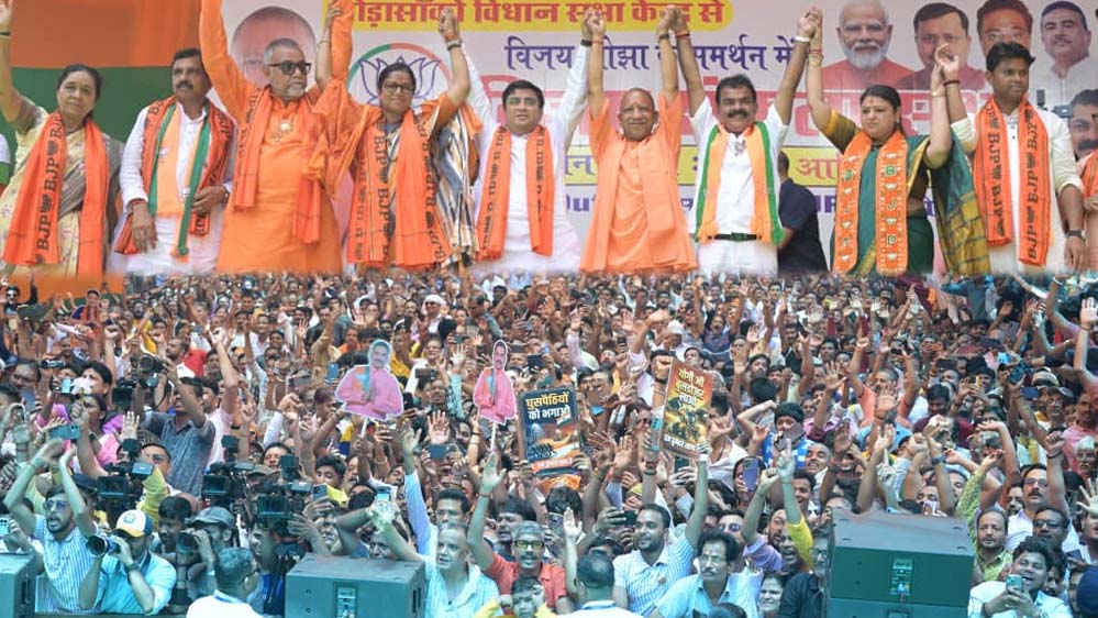 जोरासांको में गरजे सीएम योगी, बोले- "योगी जी बुलडोजर लाओ, हम तुम्हारे साथ हैं", 4 मई को बंगाल में भगवा लहराएगा