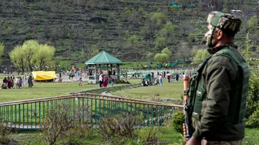 पहलगाम नरसंहार रोक सकते थे ये दो लोग, 3000 रुपये के लालच में इन्होंने की गद्दारी पहलगाम नरसंहार रोक सकते थे ये दो लोग, 3000 रुपये के लालच में इन्होंने की गद्दारी