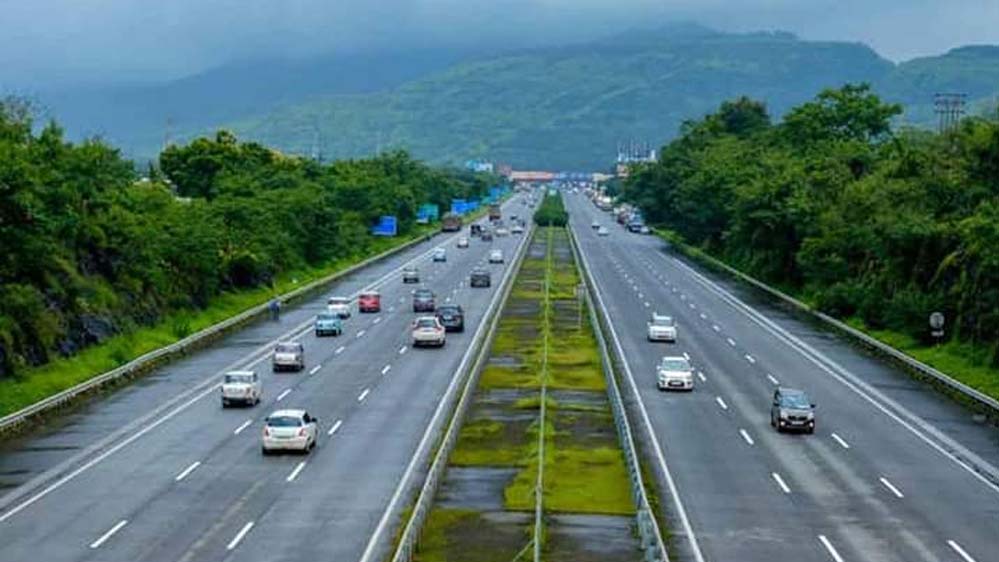 बुंदेलखंड से पलायन को रोकने के लिए इकोनॉमिक कॉरिडोर, लखनऊ से इंदौर तक बनेगा