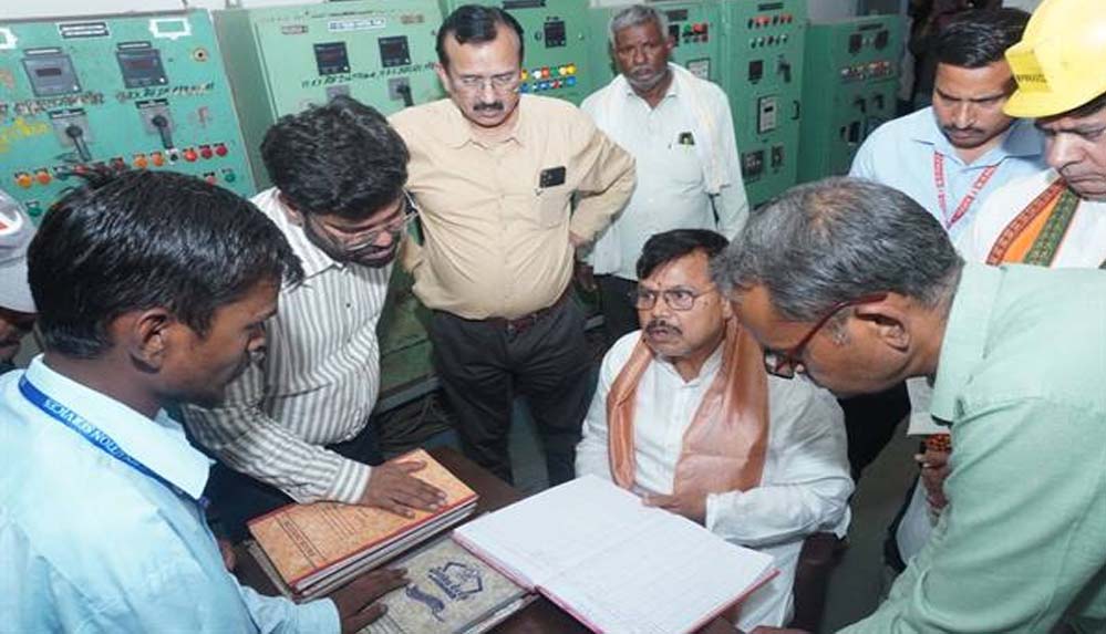 ऊर्जा मंत्री तोमर ने कहा- निर्बाध, सुरक्षित और गुणवत्तापूर्ण विद्युत आपूर्ति सर्वोच्च प्राथमिकता