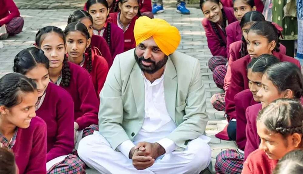 पंजाब में प्राइवेट स्कूलों के लिए किताबों की सीधी सप्लाई, बिचौलियों का खेल खत्म, अभिभावकों को मिली बड़ी राहत