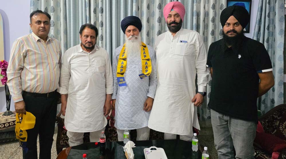 AAP के 7 सांसदों ने BJP में किया विलय, राघव चड्ढा भी शामिल, शिअद के नेता को AAP ने किया अपना सदस्य