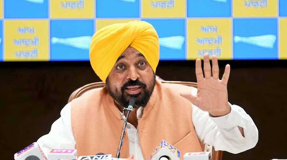 'आओ मुझे खरीदकर दिखाओ': भगवंत मान का भाजपा को कड़ा जवाब, AAP में बगावत के बाद चुनौती