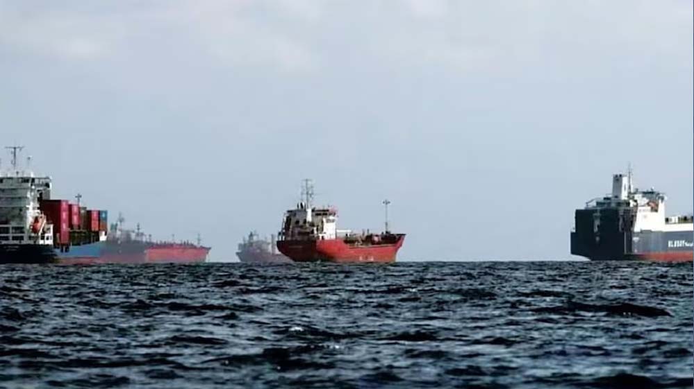 ट्रंप ने इस देश को भी दिया रूसी तेल खरीदने का तोहफा, भारत के बाद मिली छूट