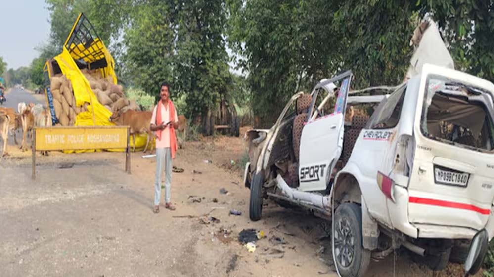 नर्मदापुरम-पिपरिया स्टेट हाईवे पर टवेरा और ट्रैक्टर-ट्रॉली की टक्कर, 5 की मौत, 7 घायल