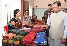 ग्राम नारी की महिलाएं: हाथ करघे से सफलता तक के सफर की तस्वीर