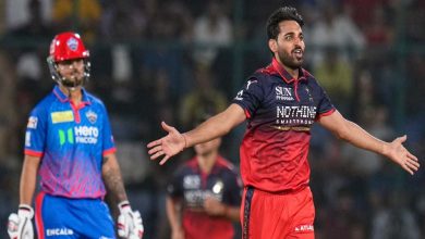 आरसीबी की धमाकेदार जीत, दिल्ली को 9 विकेट से हराकर भुवी-हेजलवुड ने बरपाया कहर