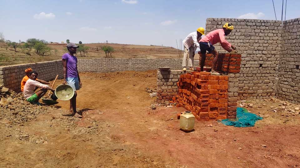 सरपंच और सचिव कर रहे अपने मन की राज ग्रामीणों ने लगाया आरोप