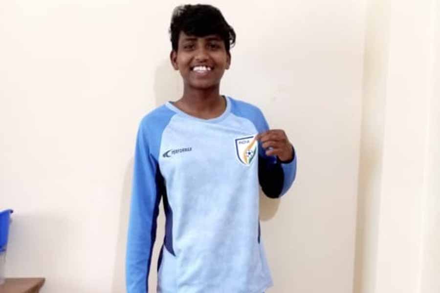 संघर्ष से सफलता तक,झारखंड की दिव्यानी बनीं रांची की पहली महिला फुटबॉल स्टार