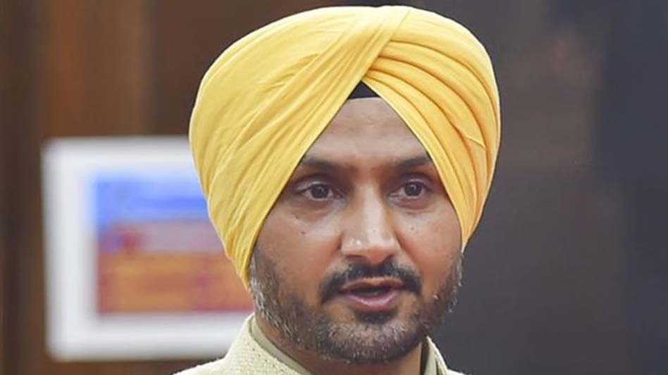 हरभजन सिंह ने हाईकोर्ट में की सुरक्षा बहाल करने की मांग, HC ने केंद्र और पंजाब सरकार को दिया नोटिस