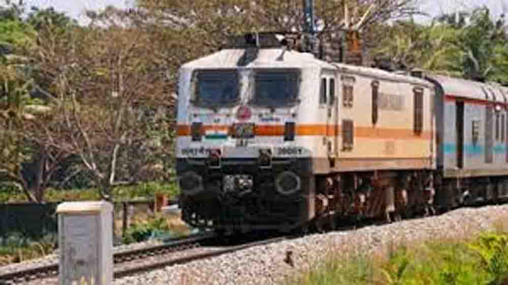 बिहार के रेल यात्रियों के लिए गुड न्यूज, 160 किमी की रफ्तार से दौड़ेंगी ट्रेनें और खत्म होंगे फाटक