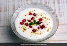 गर्मी में ठंडक का स्वाद: बनाएं खट्टा-मीठा अनारदाना रायता, आसान रेसिपी