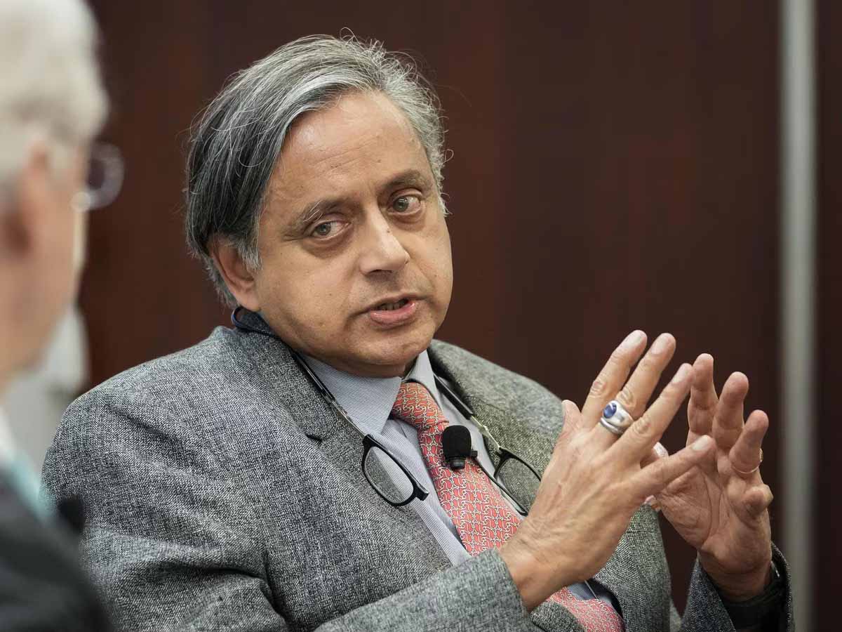 थरूर ने पाकिस्तान की विश्वसनीयता पर उठाए सवाल, आतंकवाद पर सख्त रुख जरूरी बताया