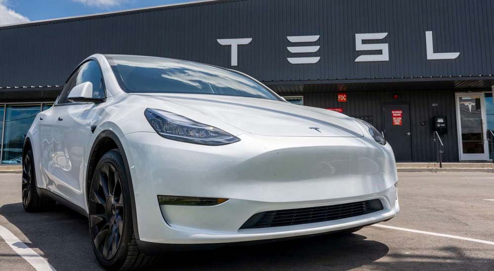 TESLA का नया सुपरचार्जर, 15 मिनट में इलेक्ट्रिक कार पूरी तरह होगी चार्ज TESLA का नया सुपरचार्जर, 15 मिनट में इलेक्ट्रिक कार पूरी तरह होगी चार्ज