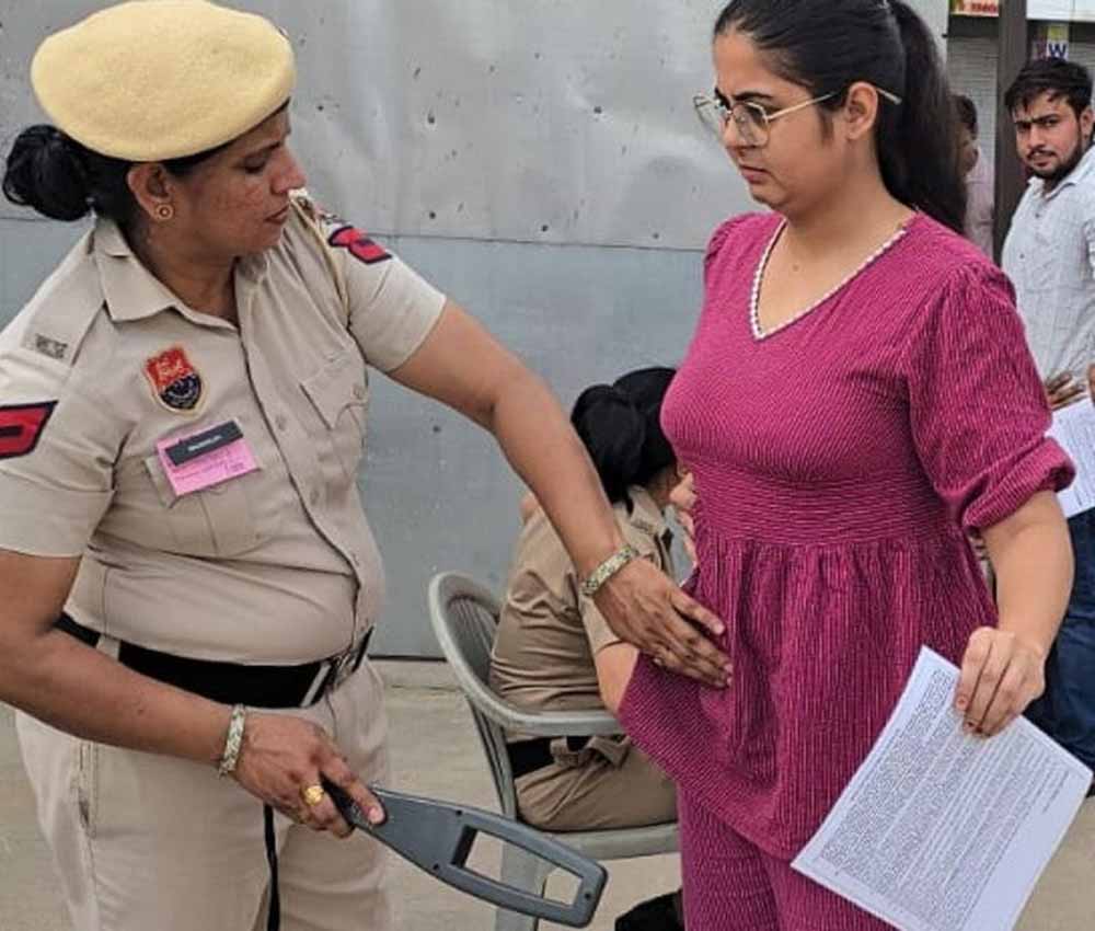 14616 अभ्यर्थियों की परीक्षा को लेकर पुलिस अलर्ट, होटल-धर्मशाला की होगी चेकिंग