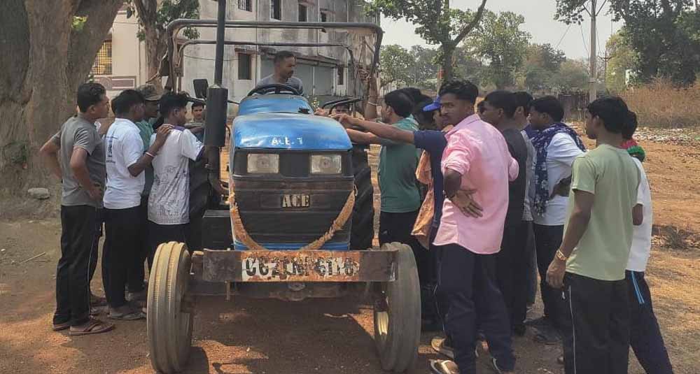 ​आत्मविश्वास से बदल रही जिंदगी: पुनर्वास केंद्र में हुनर सीख रहे मुख्यधारा में लौटे 40 पूर्व नक्सली